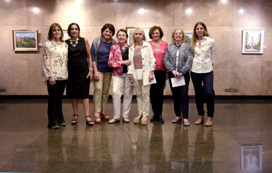 Las artistas plásticas presentes en la inauguración: Puchulu, Grispo, Gattás, Álvarez, Console, Lorenzini, Garín y Bensadón.